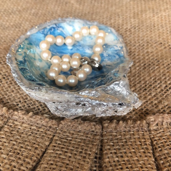 Oyster Shell Ring & Trinket Dish - Picture 4 of 9
